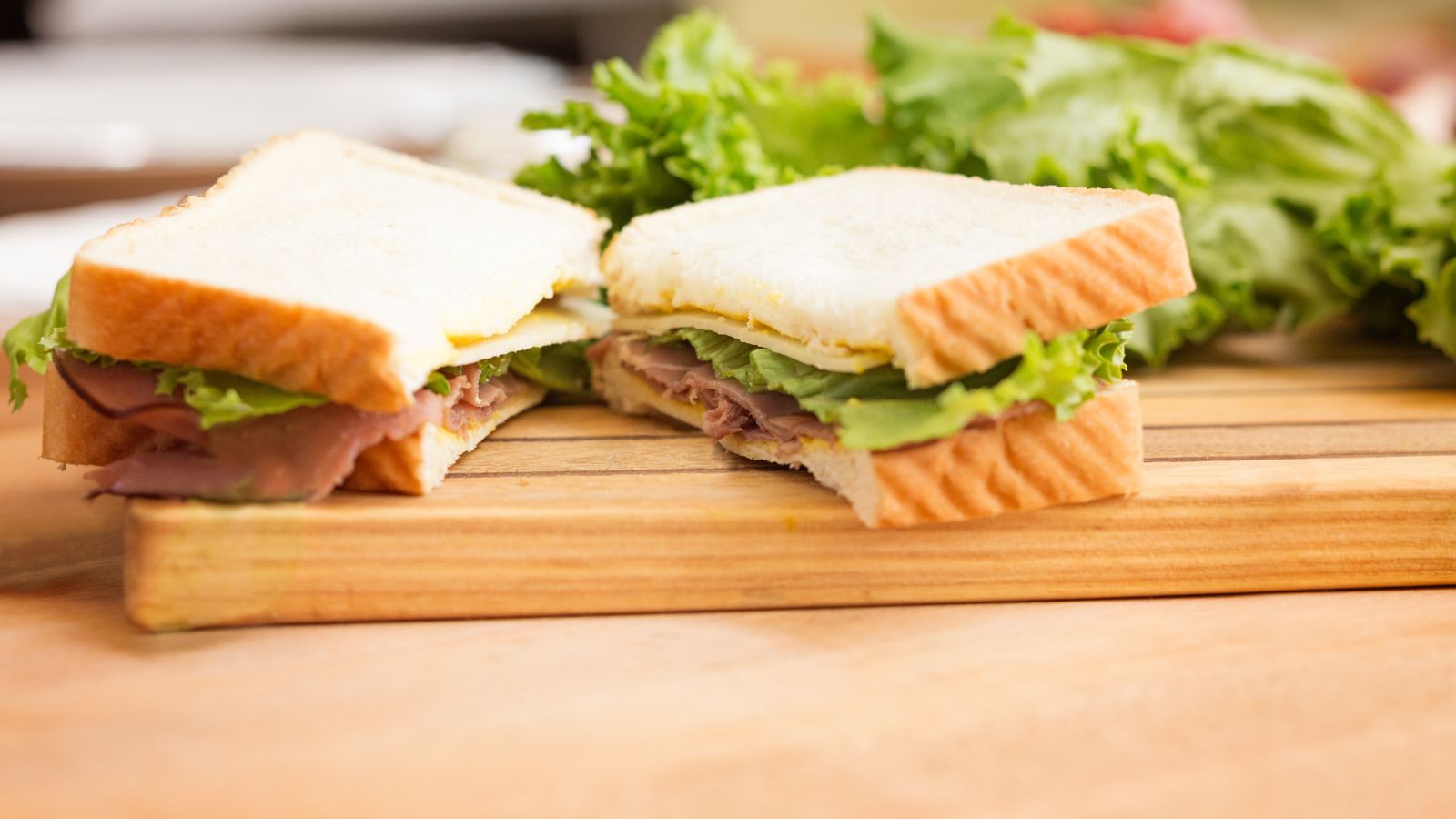 20 American Foods That Will Make Foreigners Gag and Cringe!
