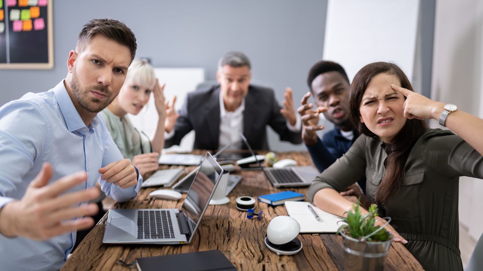Stop Wasting Time! Discover 12 Things Highly Productive People NEVER Do