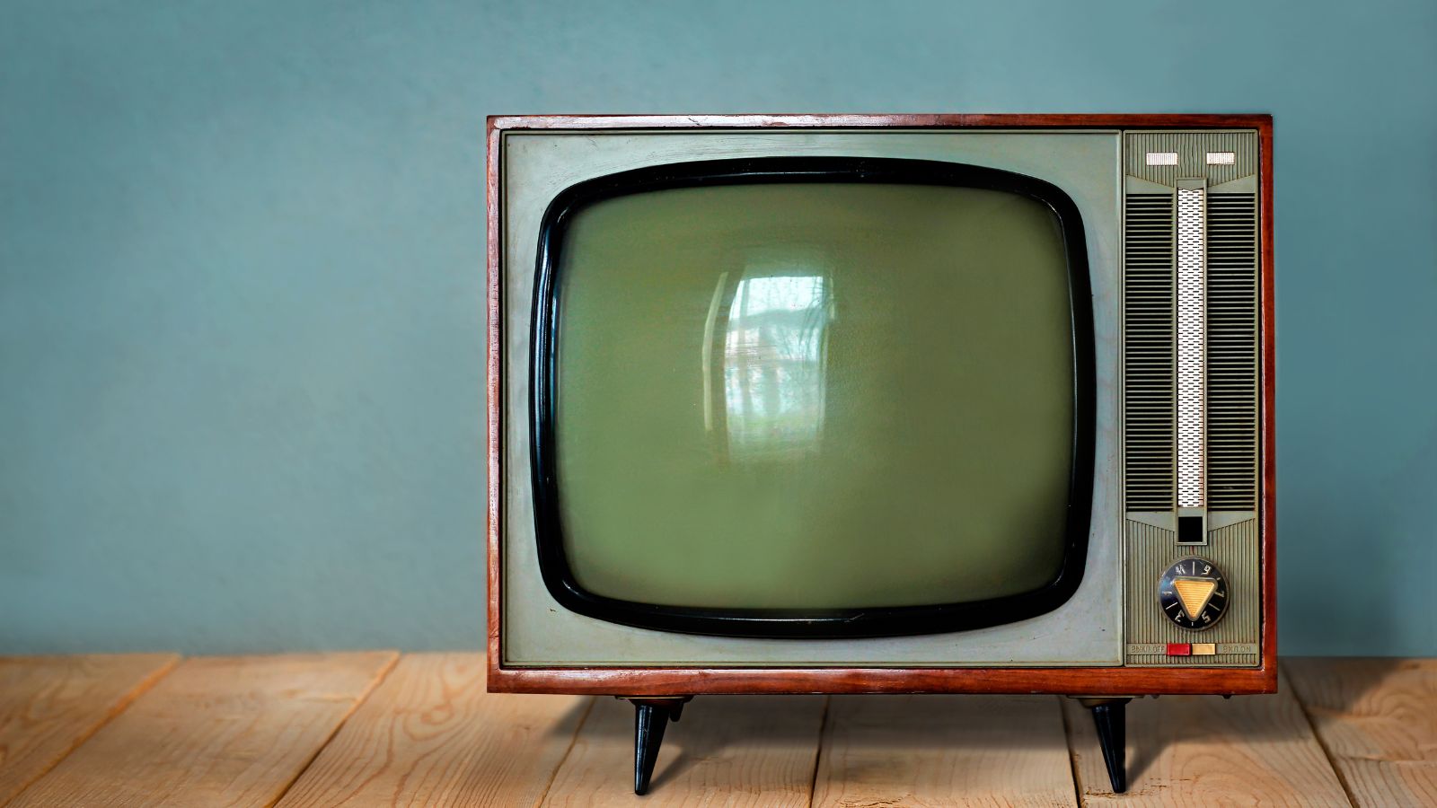 Rediscover the Past: 15 Surprising Things That Decorated Every 70s Home, But Are Now Extinct