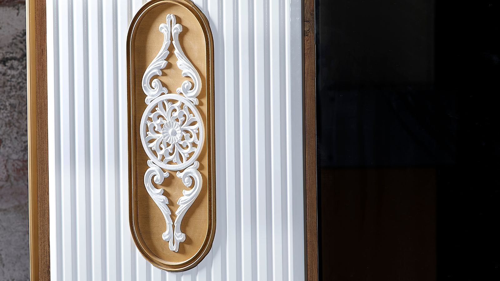 Rediscover the Past: 15 Surprising Things That Decorated Every 70s Home, But Are Now Extinct