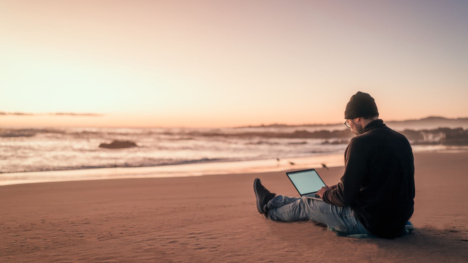 Stop Wasting Time! Discover 12 Things Highly Productive People NEVER Do