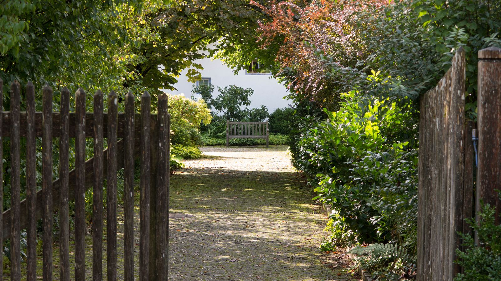 Get Ready to Impress Your Neighbors with These 10 Jaw-Dropping Driveway Paving Ideas for the Ultimate Curb Appeal Makeover!