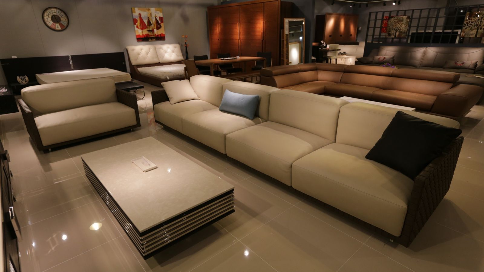15 Outdated Trends That Interior Designers Beg You to Ditch Now!