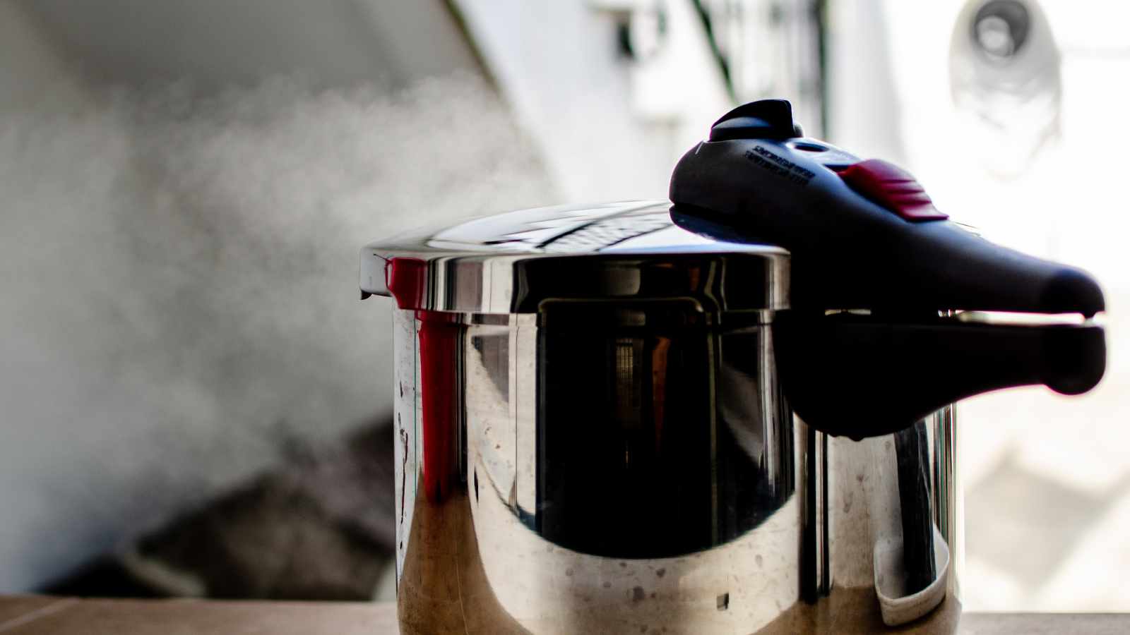 Pressure cooker
