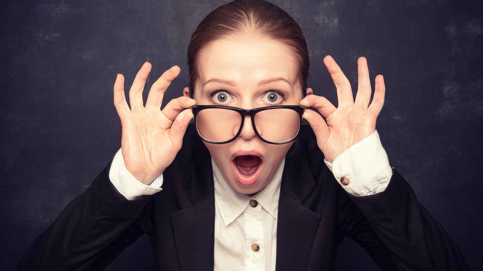 17 Things Girls Do Behind Closed Doors (But Keep Hidden from Guys!)