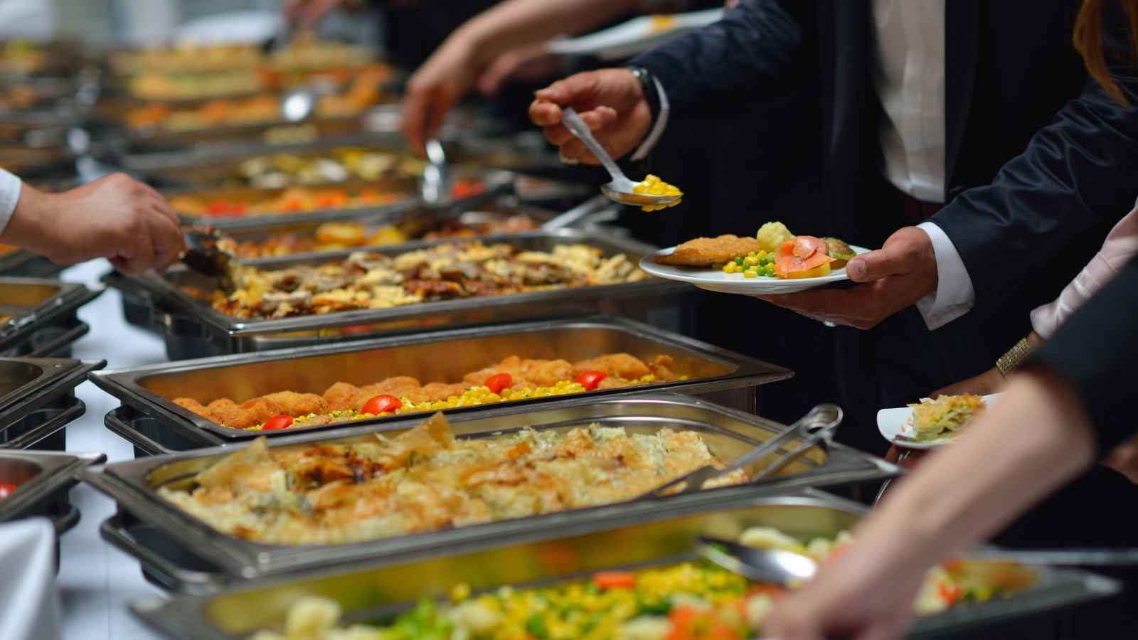 20 Red Flags That Scream 'Run' When Dining At A Restaurant