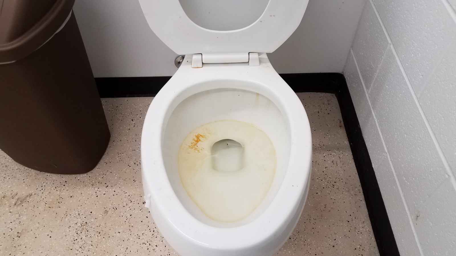 20 Red Flags That Scream 'Run' When Dining At A Restaurant