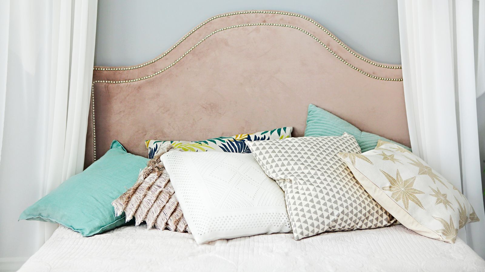 Pillows Bed