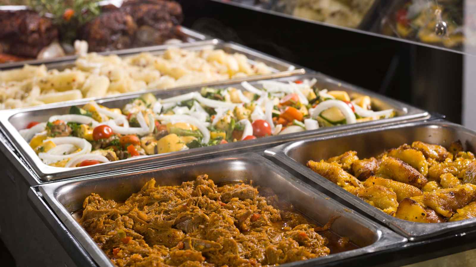 20 Red Flags That Scream 'Run' When Dining At A Restaurant