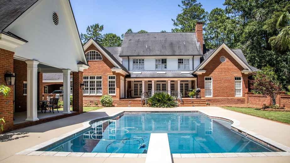 20 Home Renovations That Will Hurt Your Home’s Value