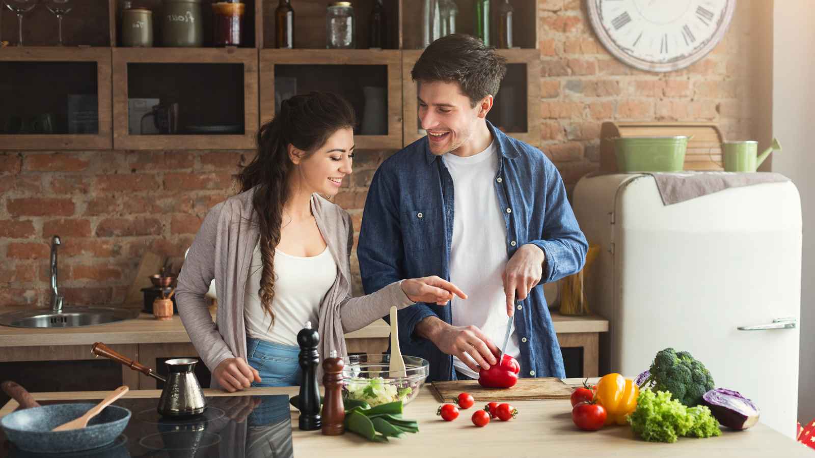 31 Ridiculously Cheap but Romantic Date Night Ideas You willΒ WantΒ toΒ Try