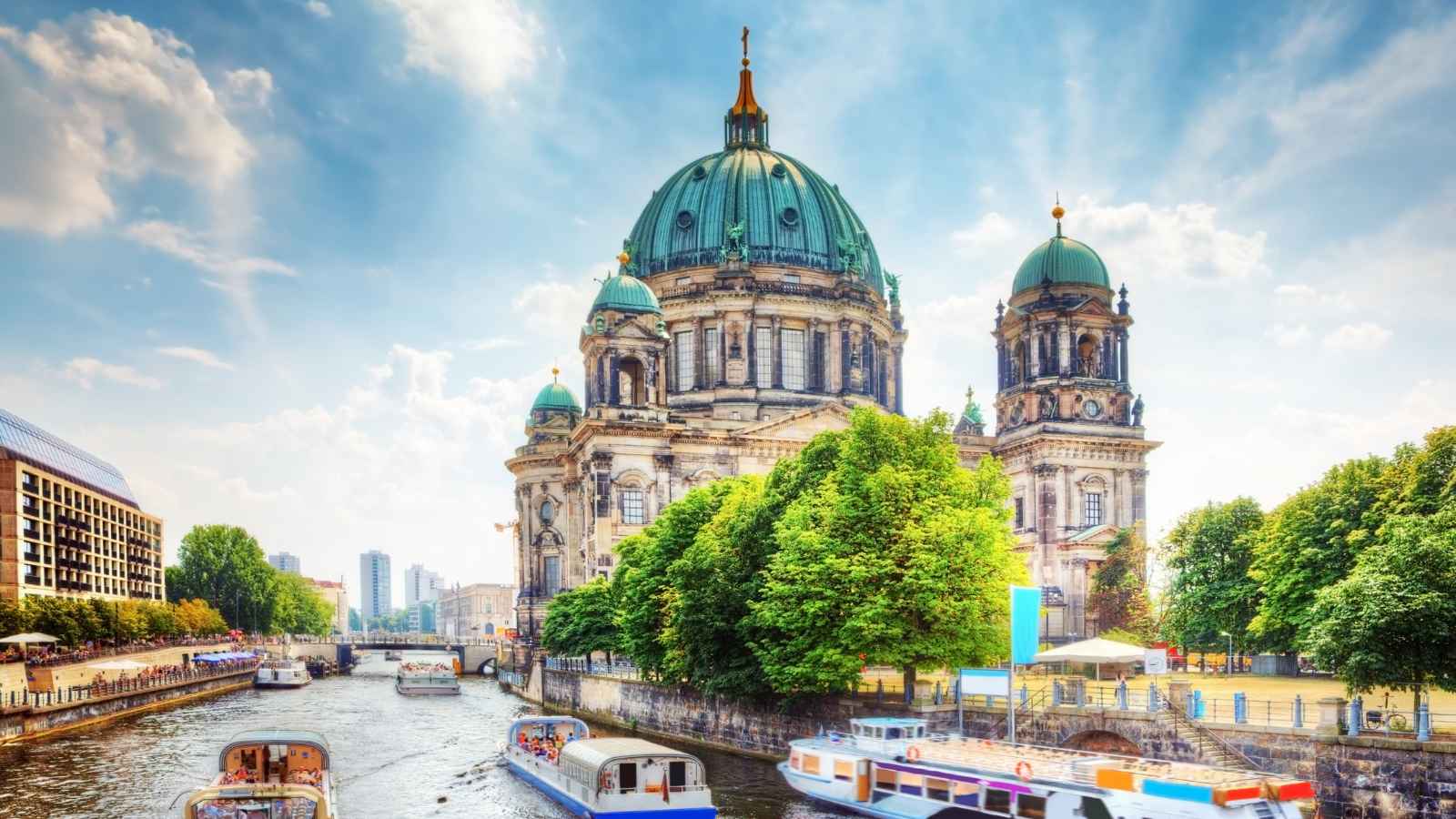 15 Countries that strongly advise their Citizens not to Travel to America