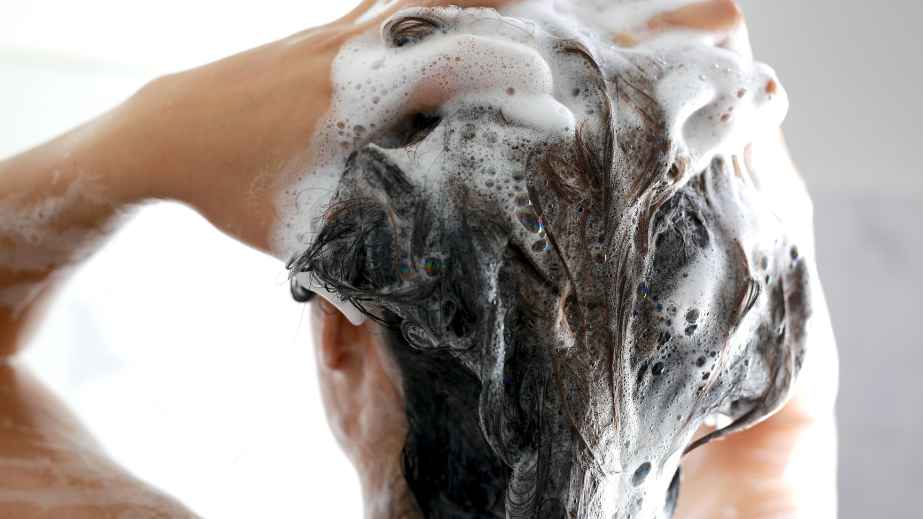 15 Things Your Hairstylist Wishes You Knew