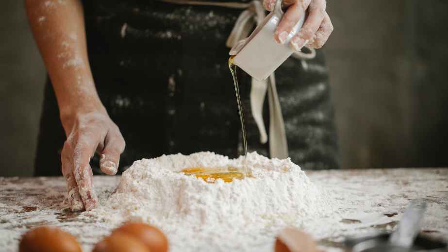 20 clever kitchen tricks for home cooks