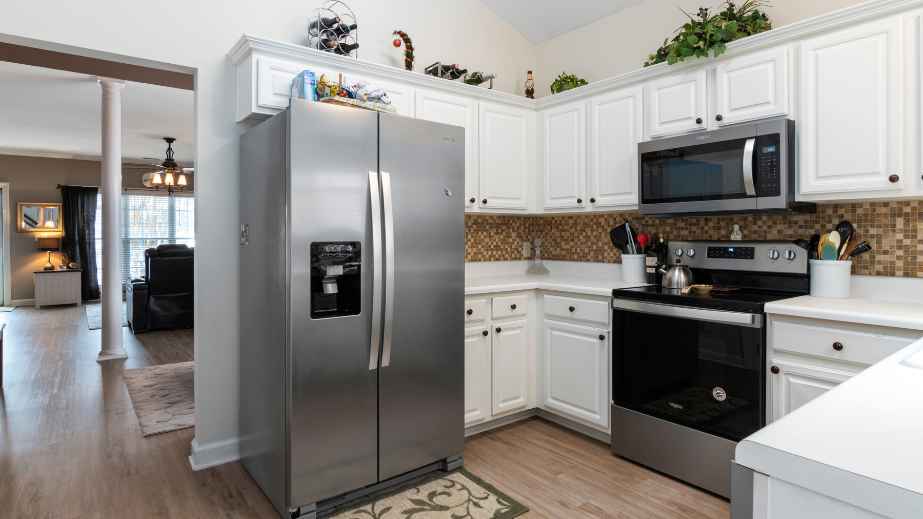 10 Big Things Non-Americans Believe All Americans Have In Their Homes