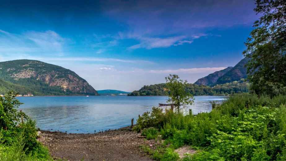 Discover the Hidden Gems: 33 Most Beautiful and Picture-Perfect Small Towns in America That Will Take Your Breath Away!