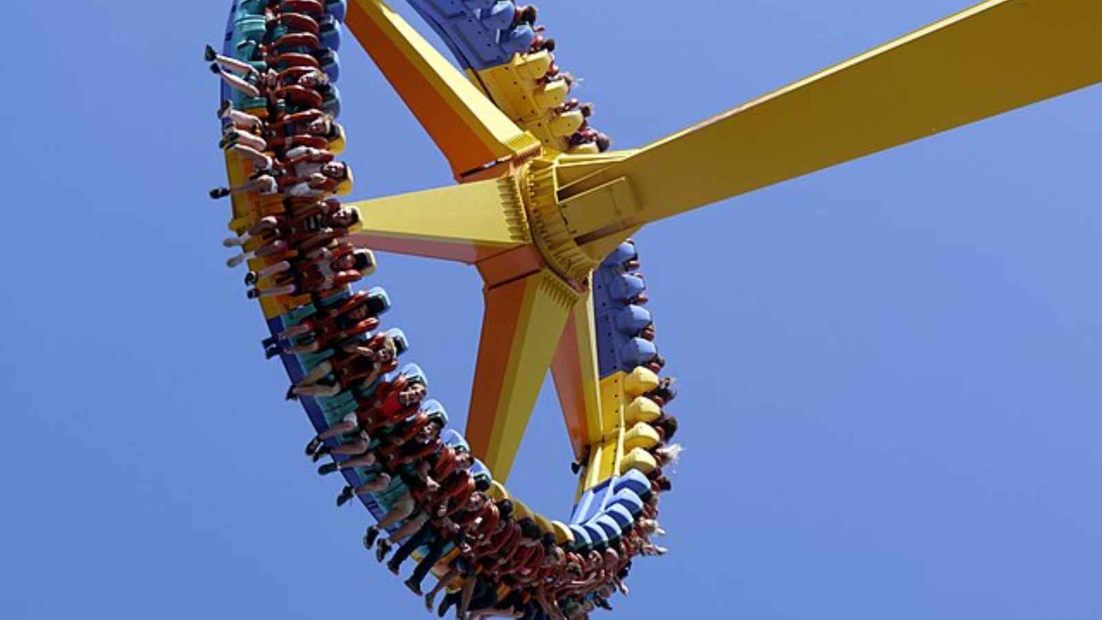 10 Awesome Theme Parks in the U.S. For Summertime Adventures