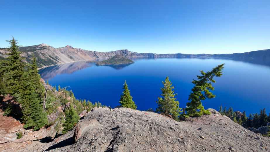 10 Best Lakes to Visit Across the United States
