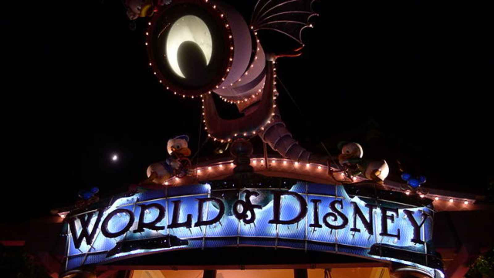 10 Awesome Theme Parks in the U.S. For Summertime Adventures