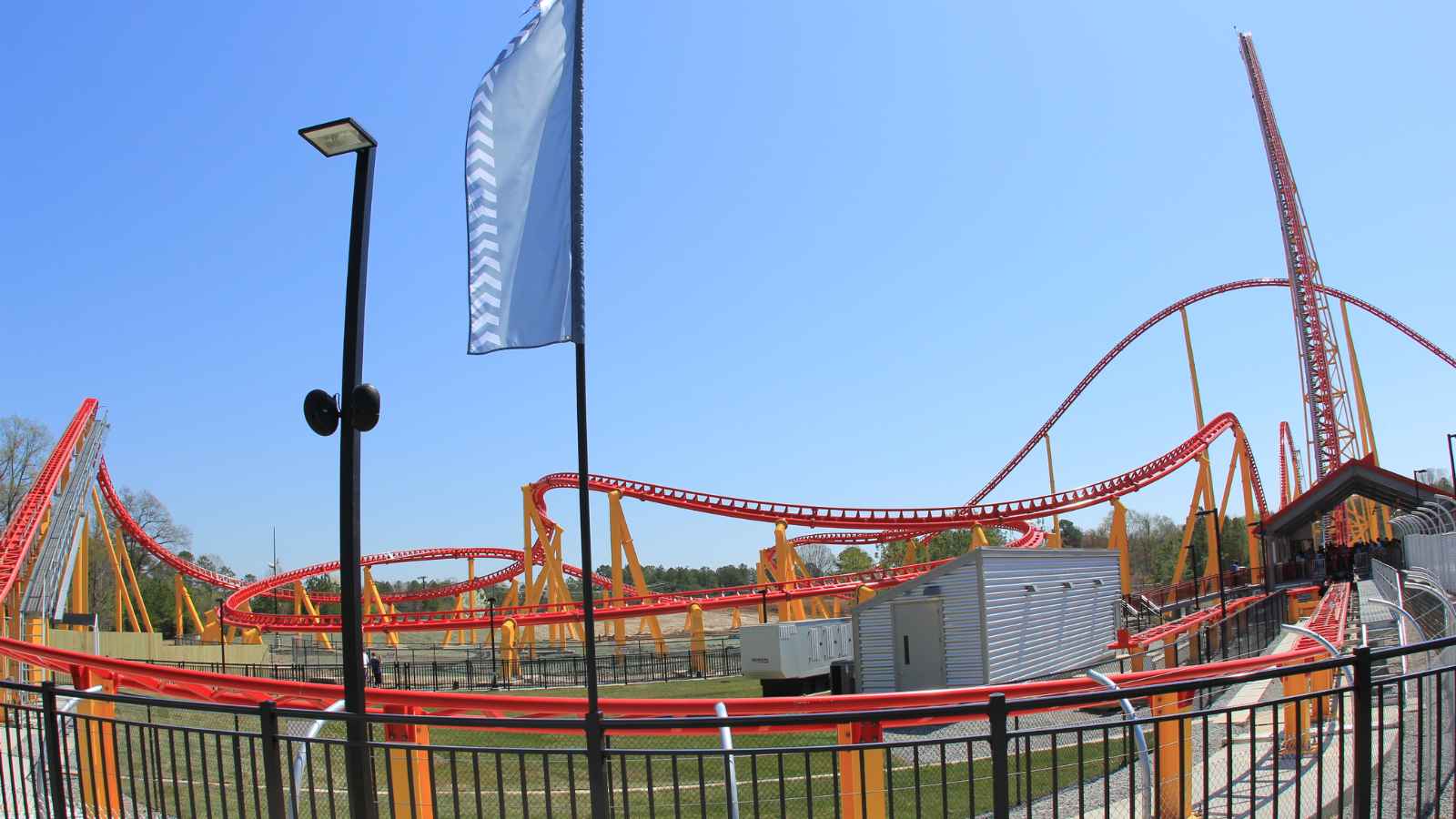 10 Scariest Rollercoasters in the U.S. Would You Ride Them?