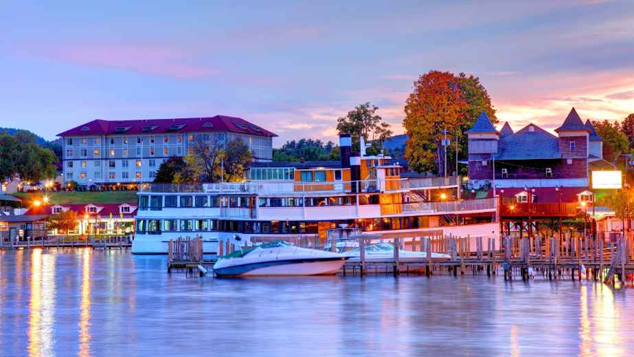 10 Best Lakes to Visit Across the United States