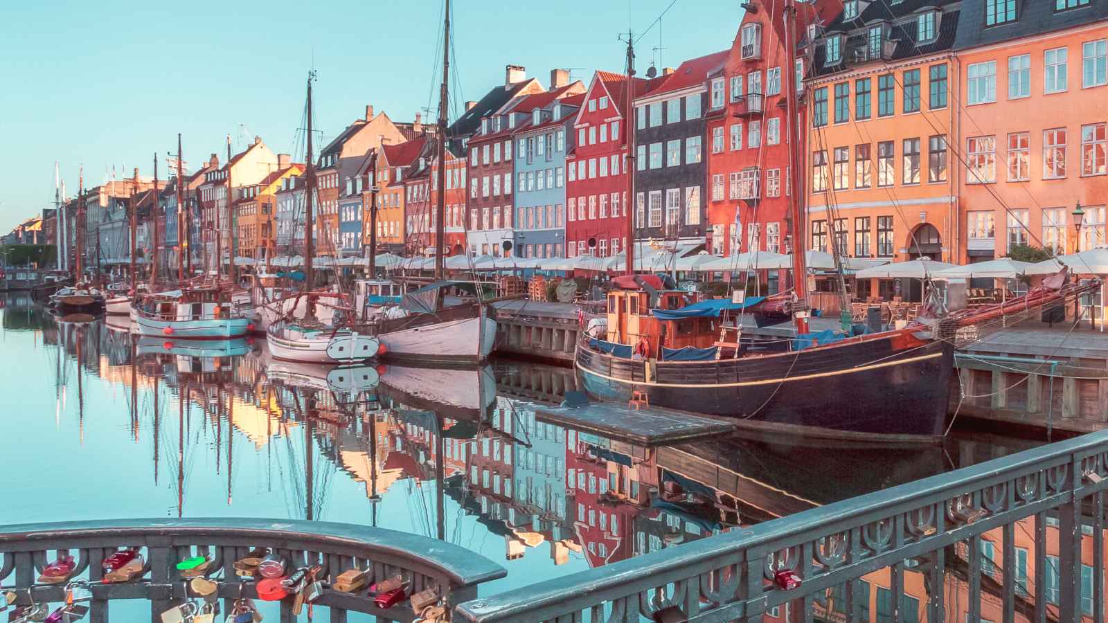 10 Worst Tourist Traps in the World According to the Internet