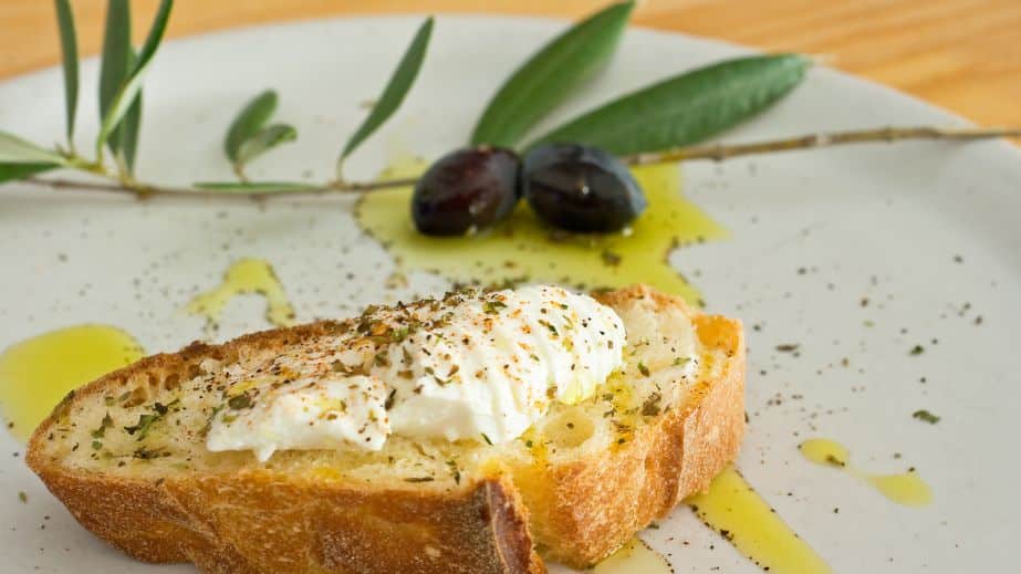 36 The Weirdest and Most Unconventional Delicacies in the U.S