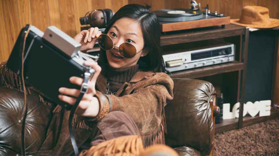 Rediscover the Past: 15 Surprising Things That Decorated Every 70s Home, But Are Now Extinct