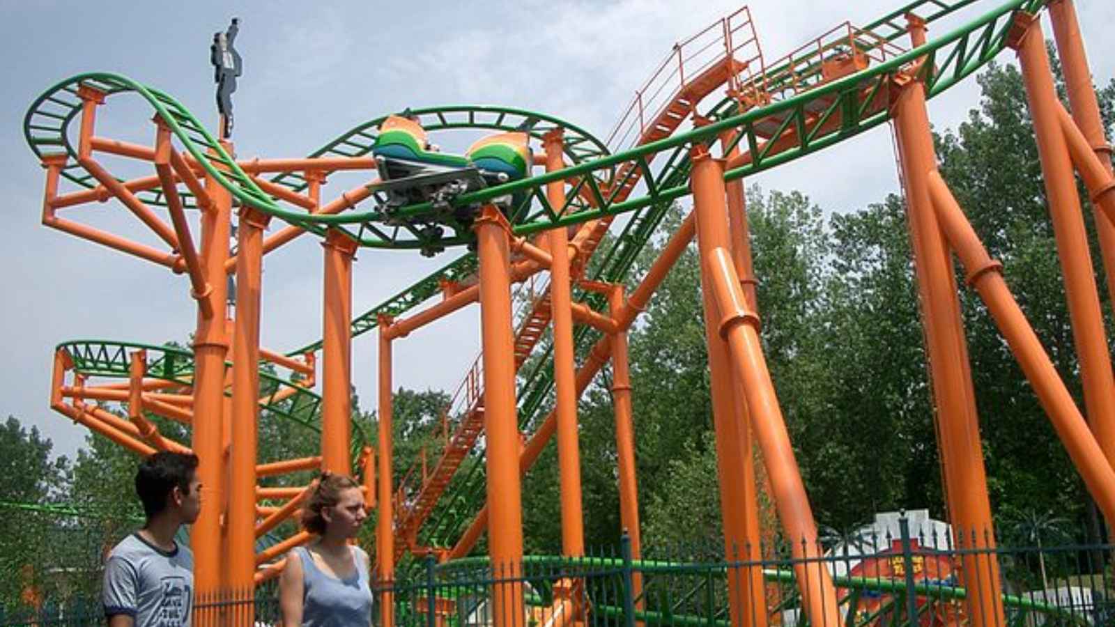 10 Awesome Theme Parks in the U.S. For Summertime Adventures