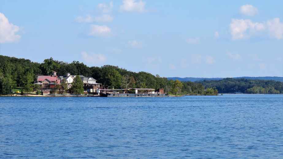 10 Best Lakes to Visit Across the United States