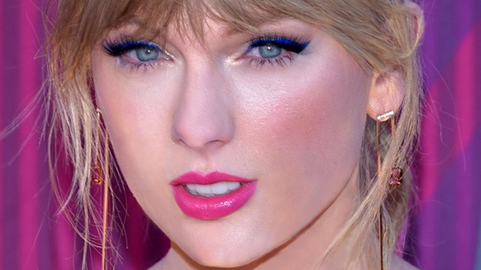 10 Celebrities Accused of Faking High-Profile Relationships