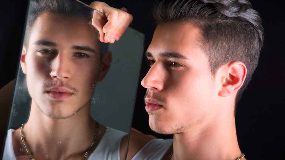 10 Things That Scream 'I'm a Narcissist' (According to Psychologists)