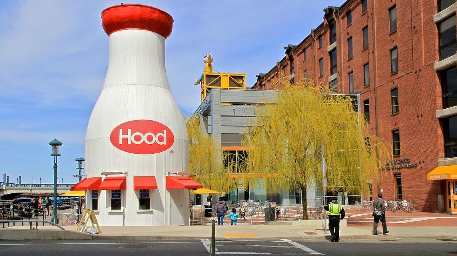 16 Most Fun Roadside Attractions Throughout the U.S.