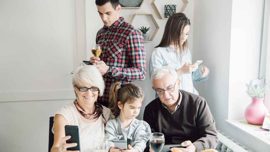 12 Reasons Why the Generation Gap is Destroying Family Bonds