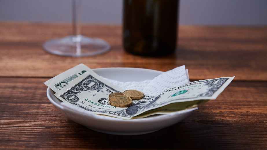 12 Etiquette Mistakes Everyone Makes at a Steakhouse