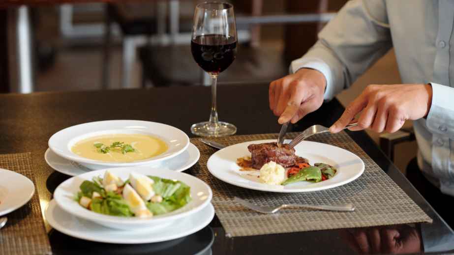 12 Etiquette Mistakes Everyone Makes at a Steakhouse