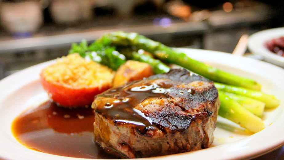 12 Etiquette Mistakes Everyone Makes at a Steakhouse
