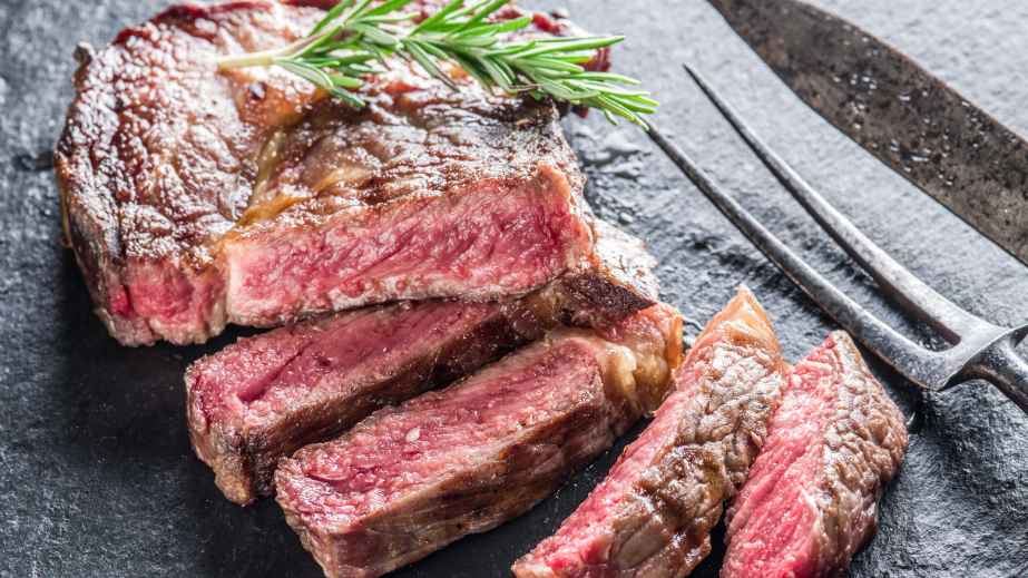 12 Etiquette Mistakes Everyone Makes at a Steakhouse