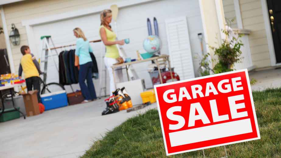 20 Things to ALWAYS Look For at a Garage Sale