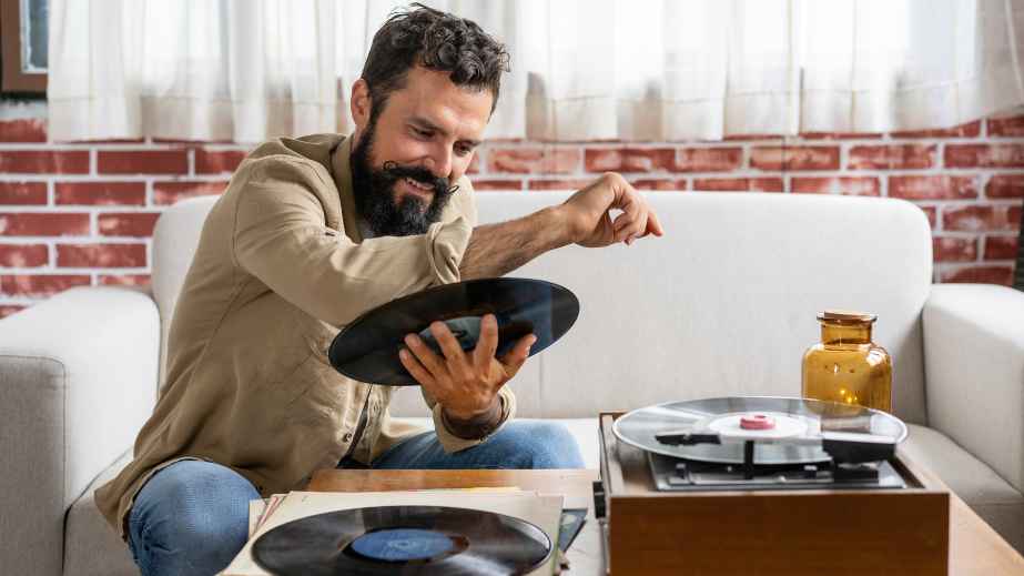 20 Epic Things Baby Boomers Totally Get, Making Younger Generations Look Hopelessly Clueless