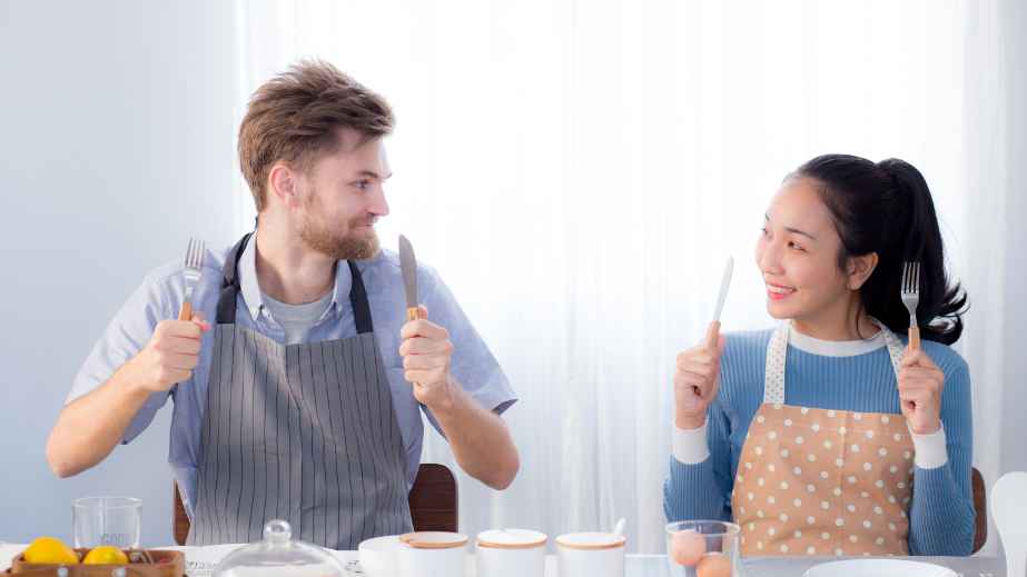 Teaching Dining Etiquette to Americans: Here Are the 20 Most Common Mistakes I’ve Seen