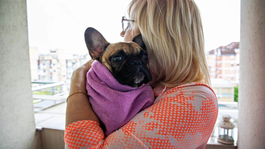 18 Worst Things You Can Do When Staying in Someone Else’s Home
