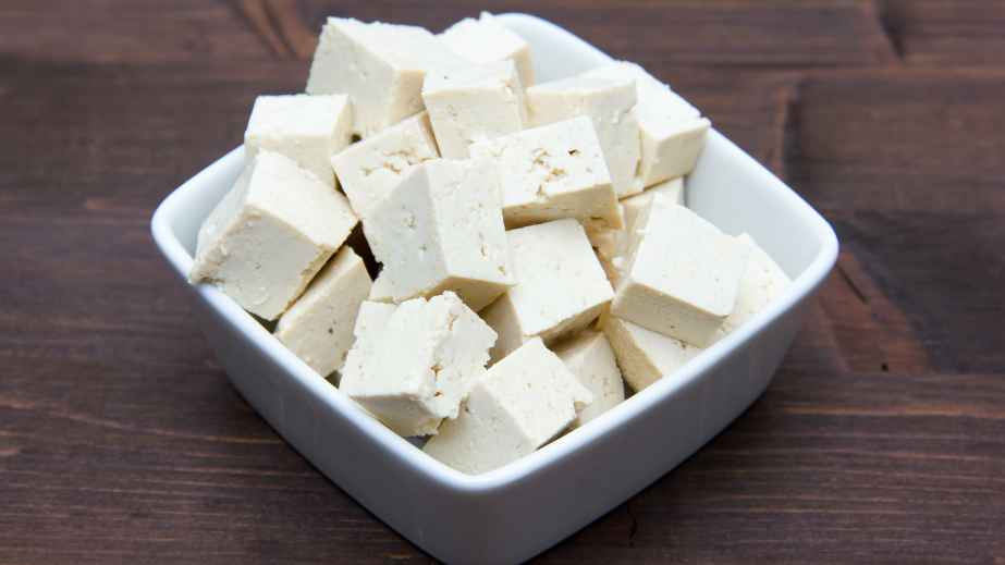 20 Essential Items To Store in the Refrigerator at All Times
