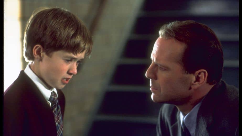 12 Rewatchable Movies That Found New Ways To Scare Audiences/