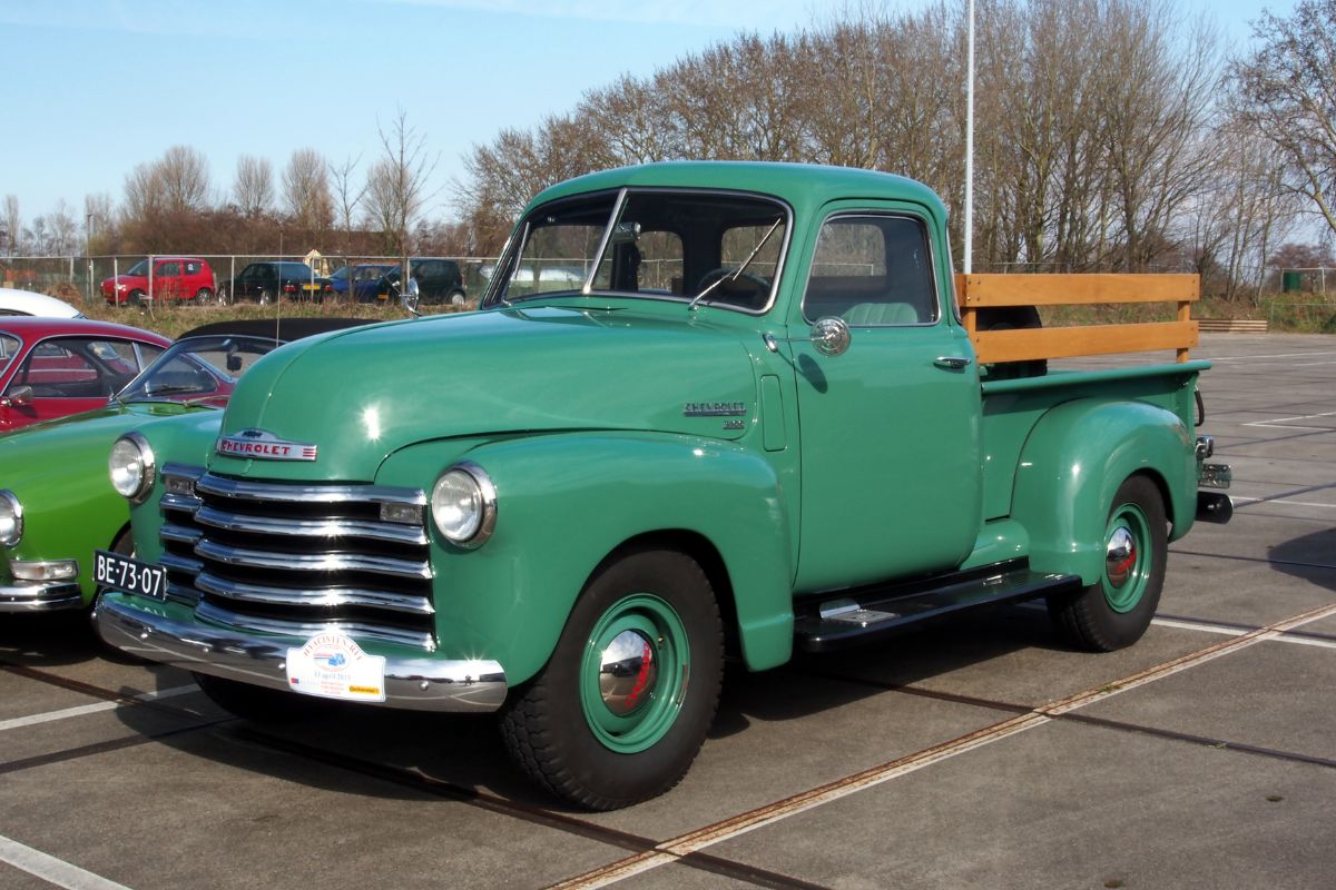 The 14 Coolest, Most Stylish Cars of the '50s