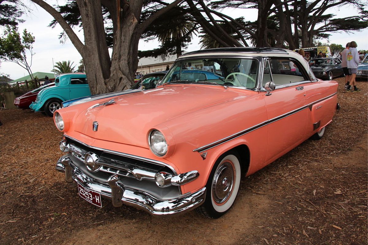 The 14 Coolest, Most Stylish Cars of the '50s