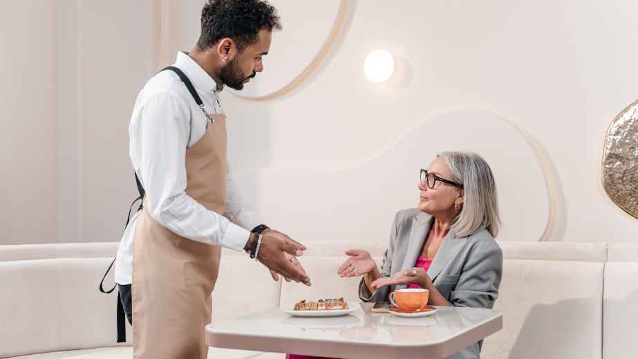 20 Unforgivable Blunders When Dining Out: Don’t Be Caught Making These