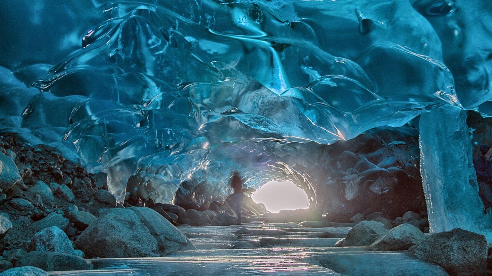 15 Truly Fascinating Places You Won't Believe Are in the United States