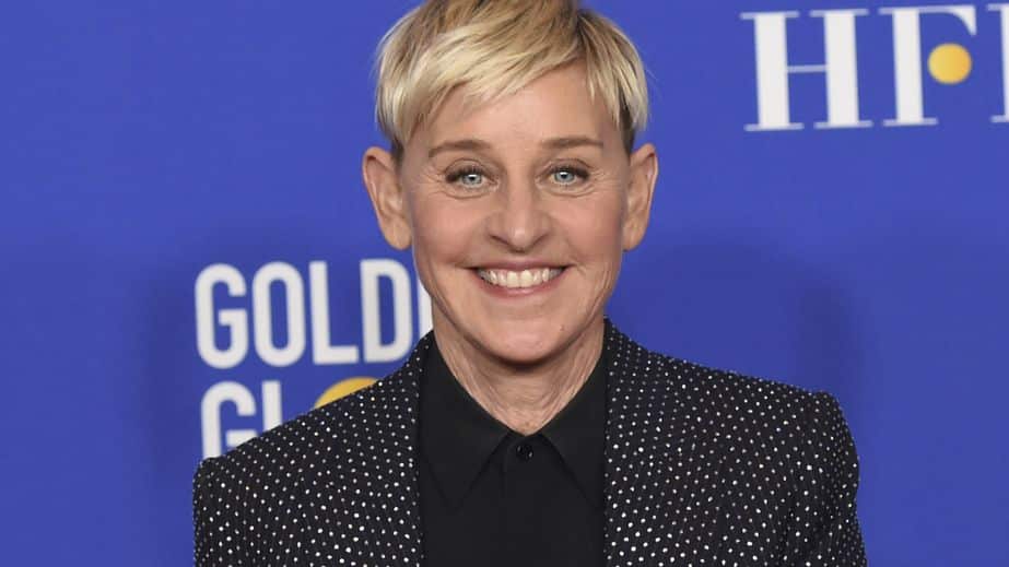15 Famous Women We'd Love to Share a Beer With