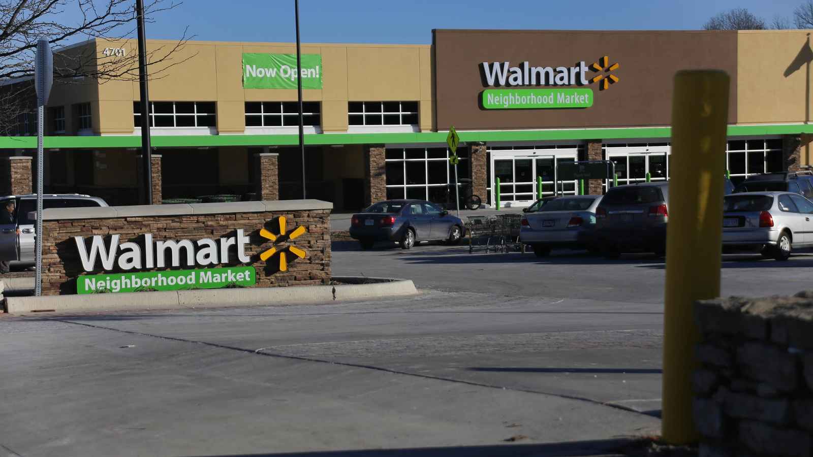 15 Foods to Never Buy at Walmart
